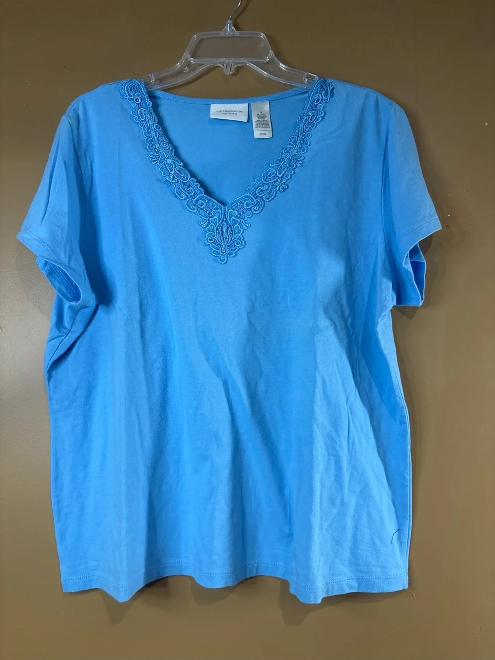 HC930. Liz Claiborne Woman's Plus 1X Pullover Blue Lace Top Shirt Cap Sleeve